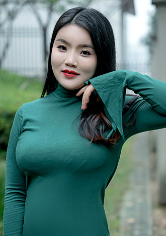 Gorgeous profiles only: pretty China member Chunlin from Beijing